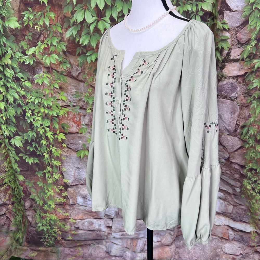GRACE + KARMA Sage Green Embroidered Blouse, L - Picture 5 of 12